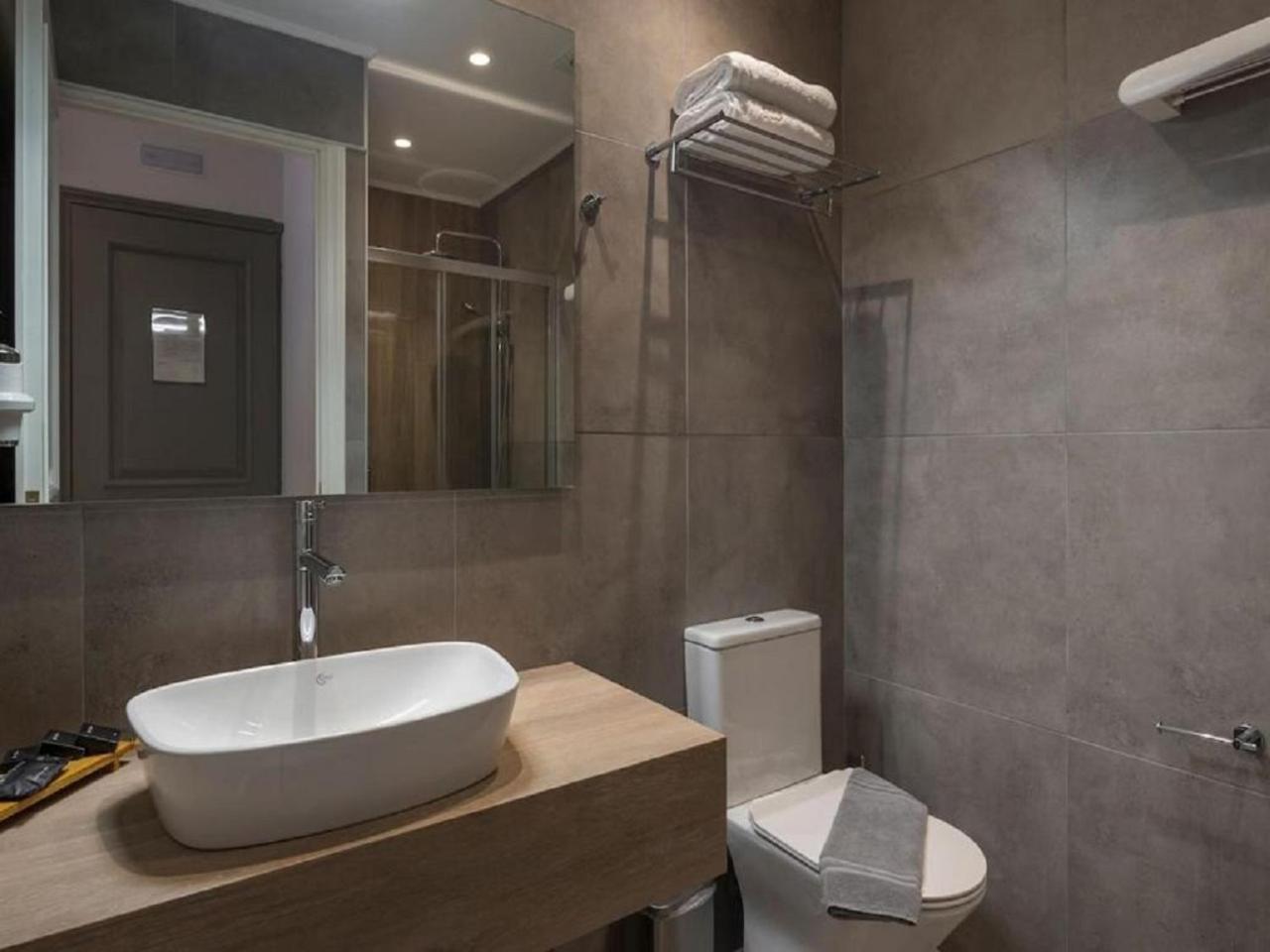 Hotel Linda Suites Near International Airport By La Casa Nueva Delhi Exterior foto