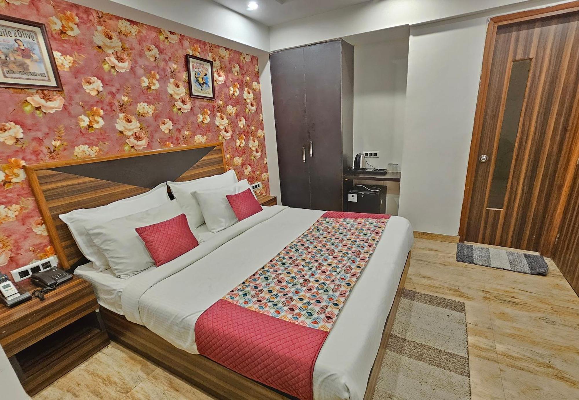Hotel Linda Suites Near International Airport By La Casa Nueva Delhi Exterior foto